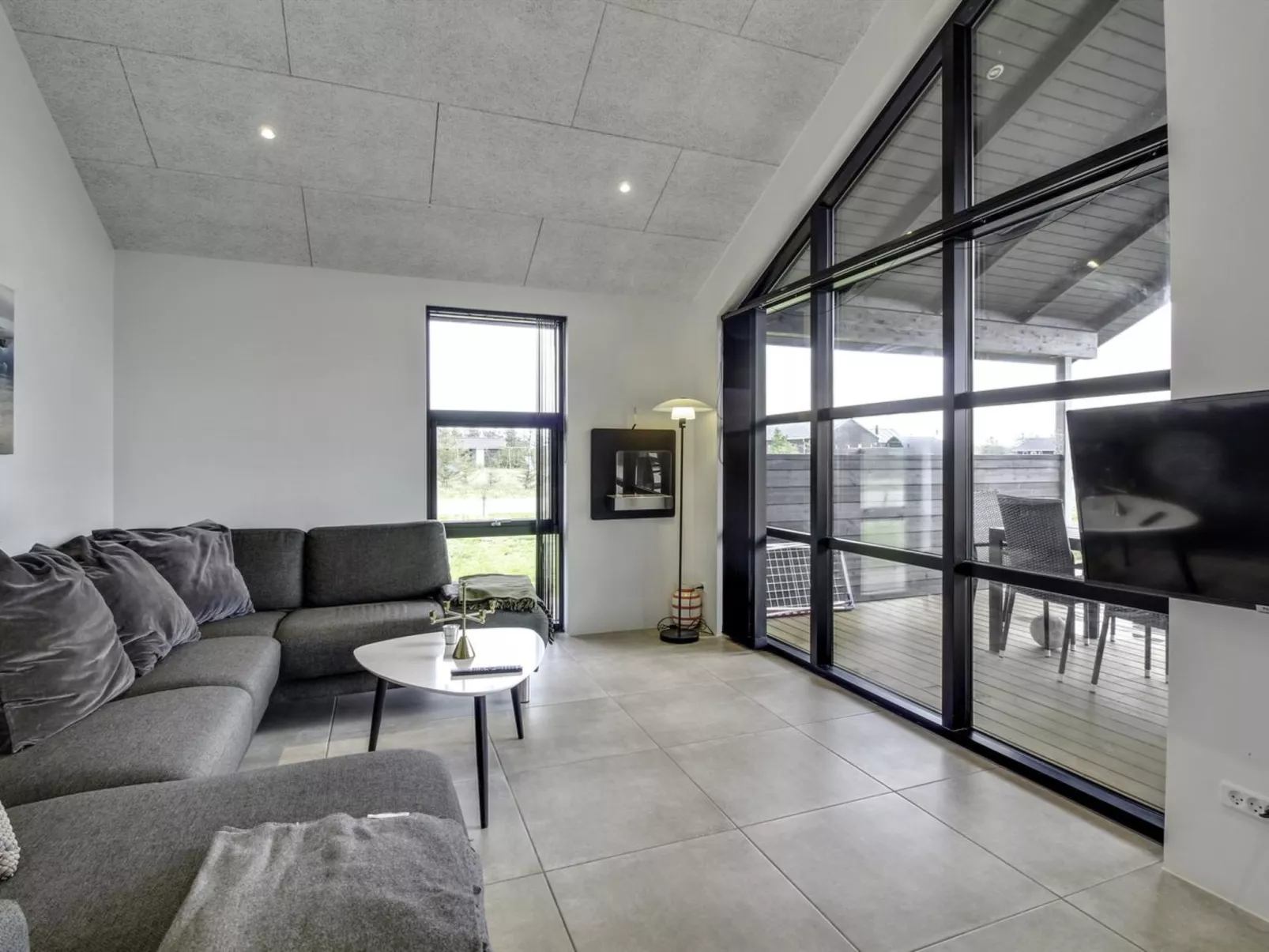 "Juho" - 900m from the sea-Inside