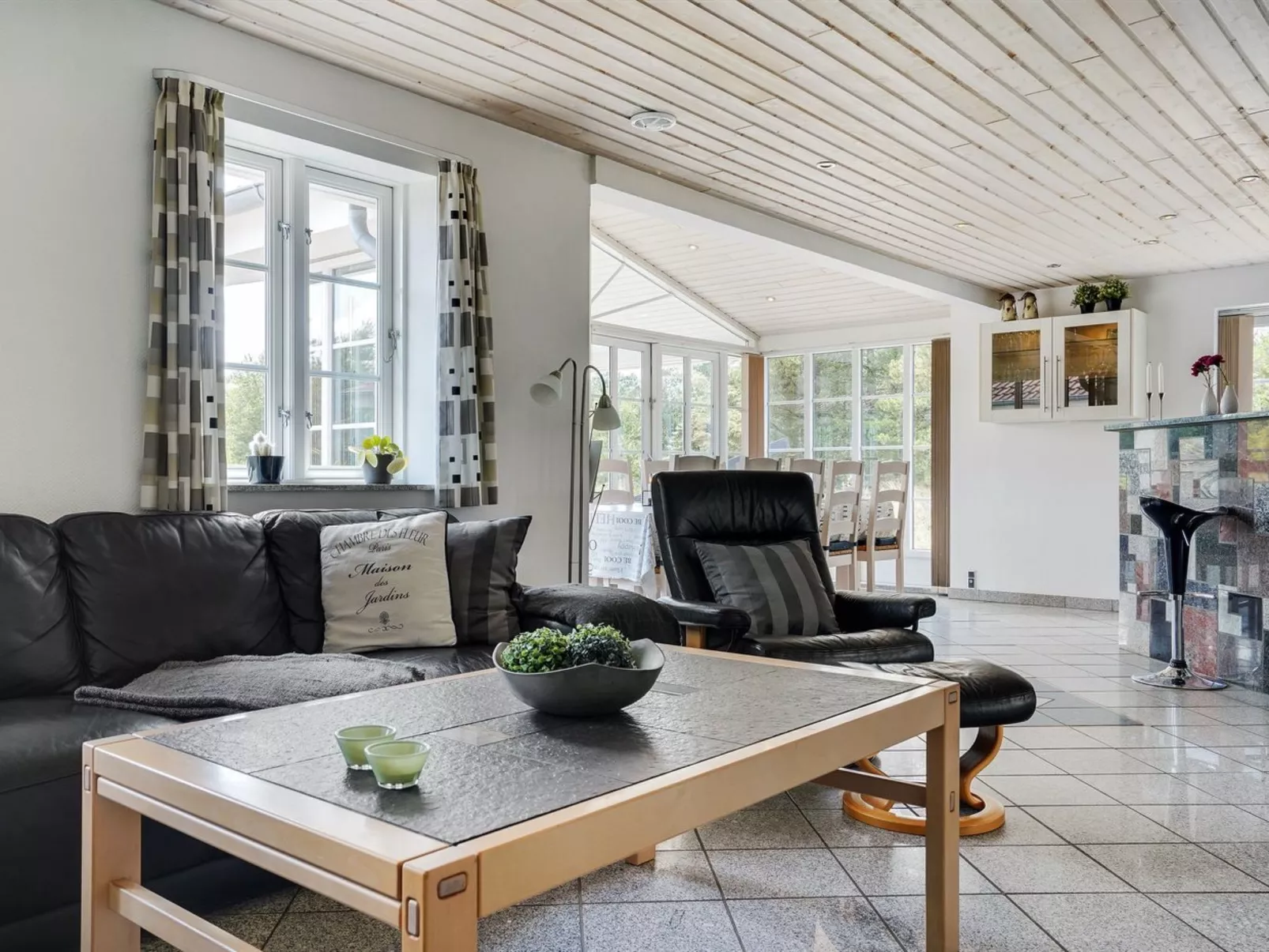 "Nana" - 4km from the sea-Drinnen