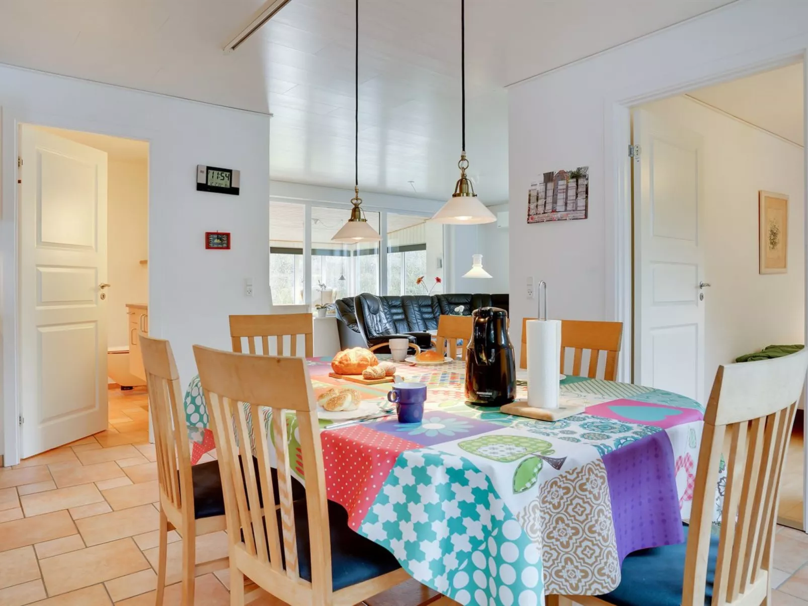 "Philip" - 2km from the sea-Inside