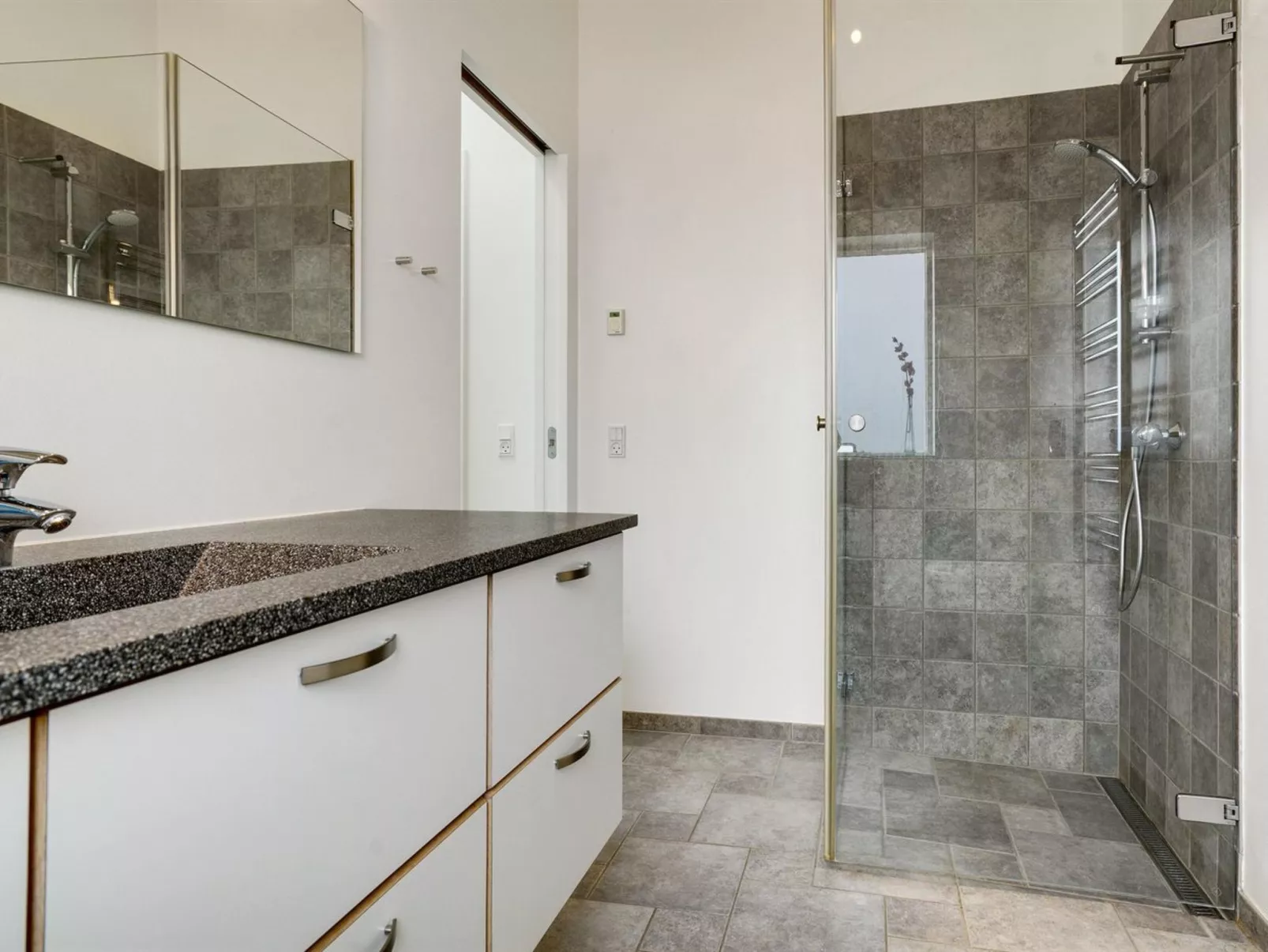 "Swarthofthi" - 1.5km from the sea-Drinnen