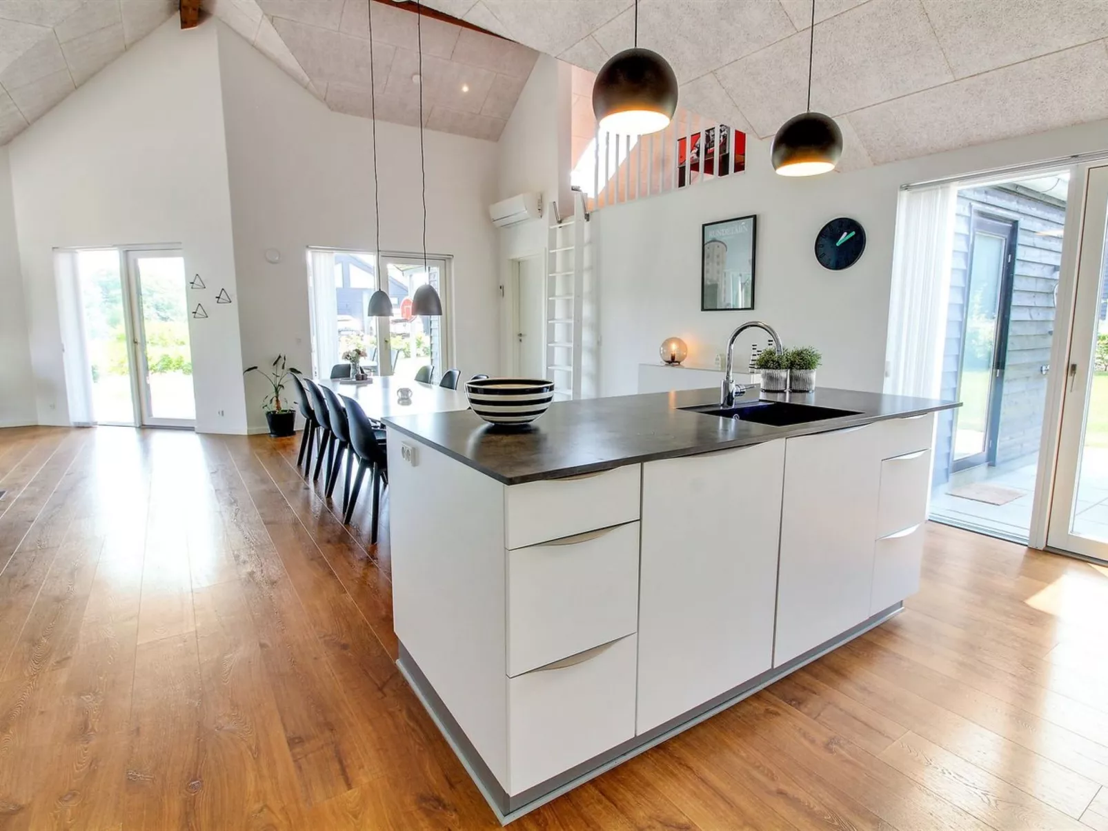 "Thorfin" - 200m from the sea-Inside