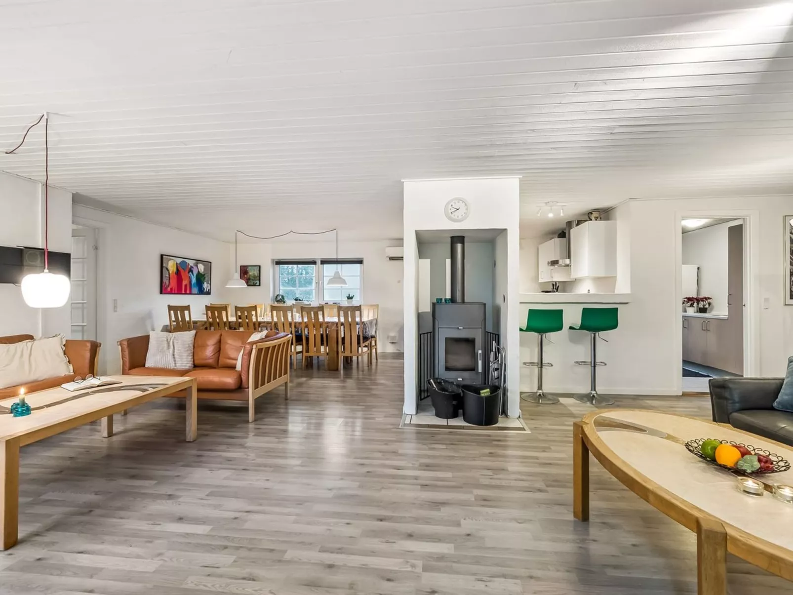 "Aane" - 1.8km from the sea-Inside