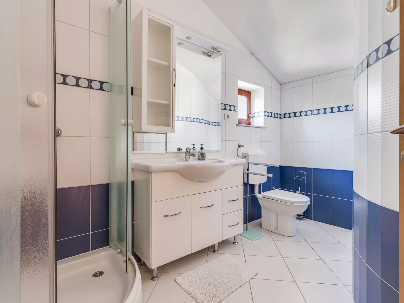 Yellow House-Drinnen