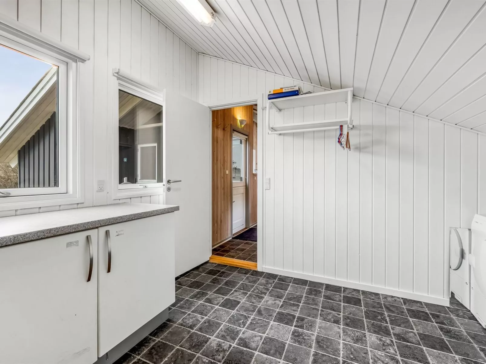 "Marisol" - 600m to the fjord-Inside