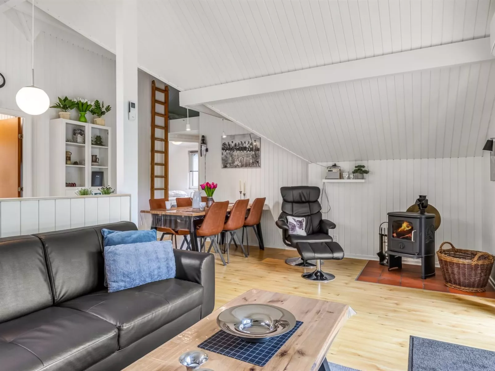 "Asulf" - 31km from the sea-Drinnen