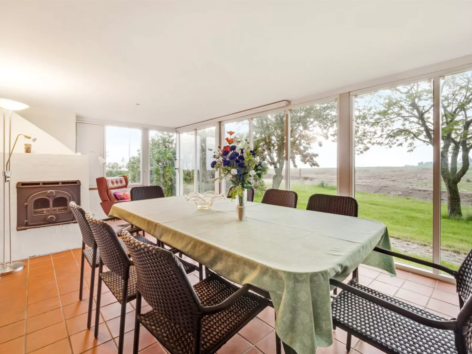 "Emmie" - 50m to the fjord-Dedans