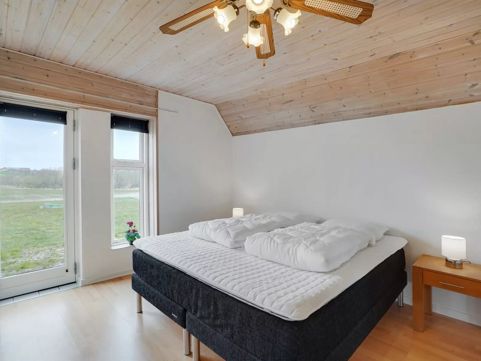 "Imilie" - 250m to the fjord-Dedans