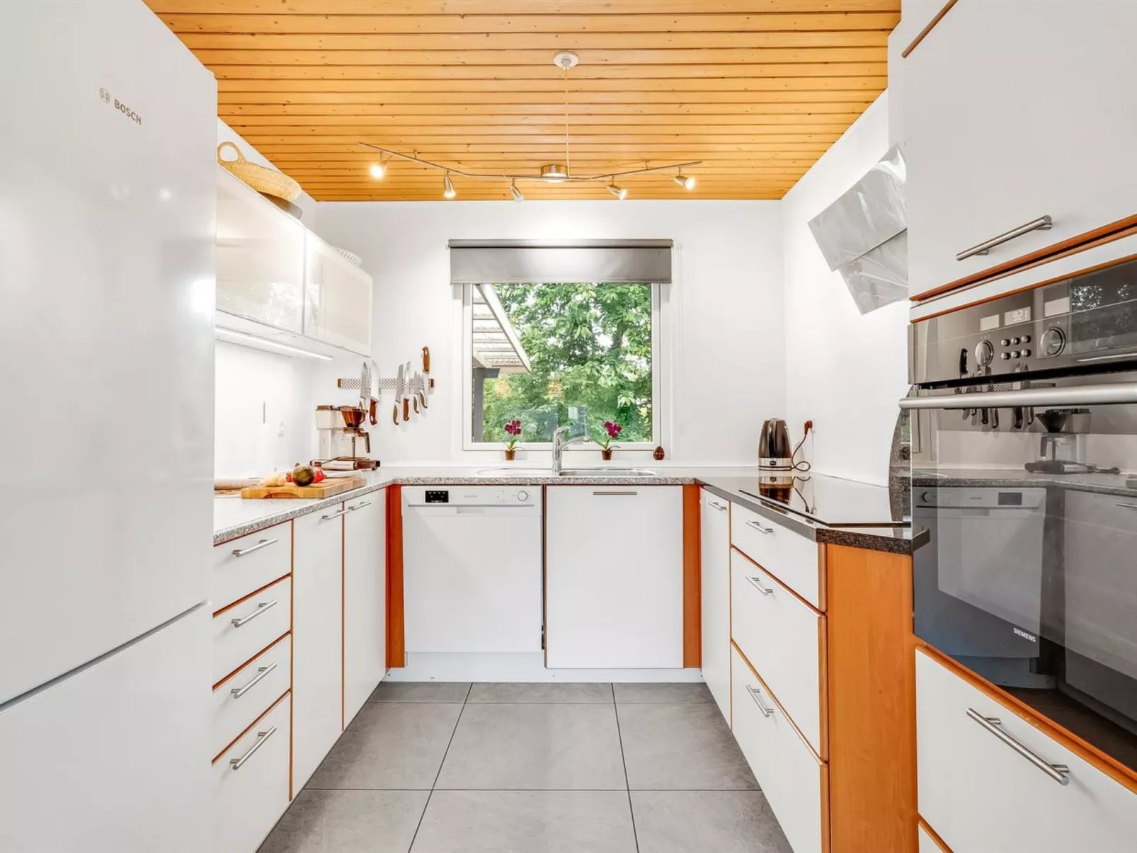 "Sverker" - 300m from the sea-Drinnen