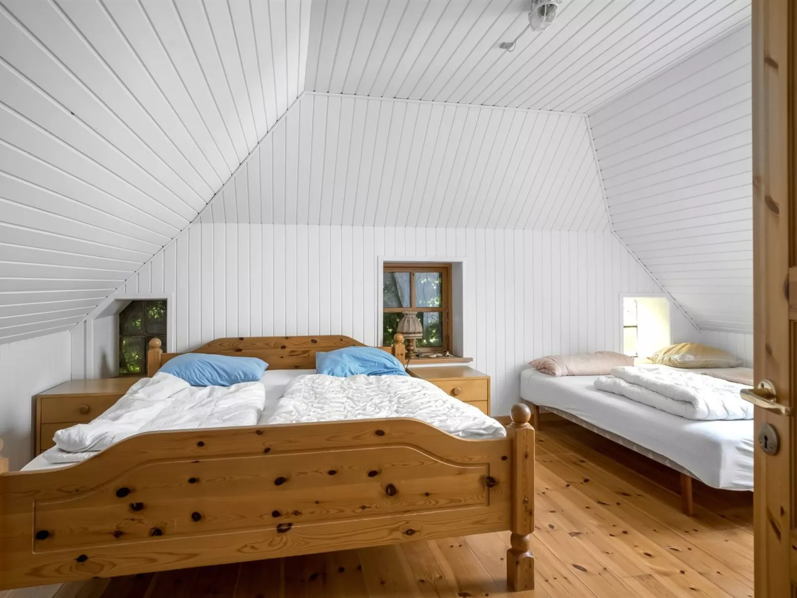 "Agrippa" - 30m to the fjord-Drinnen