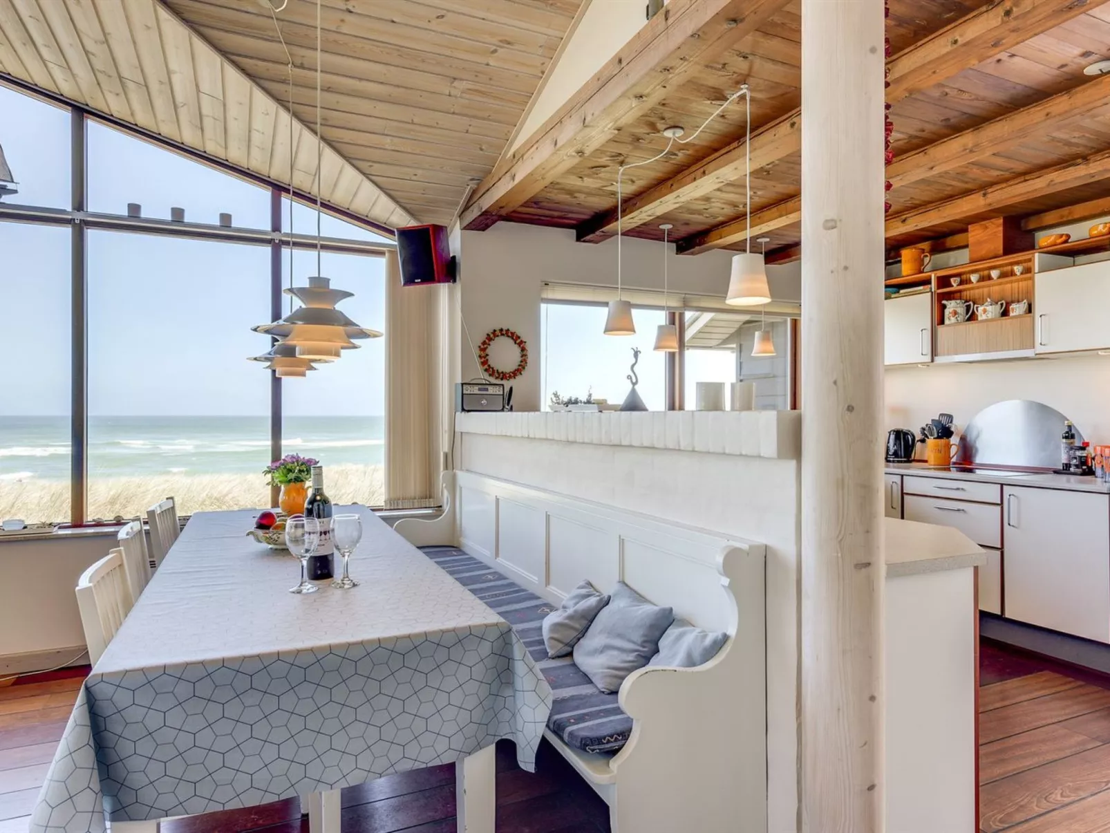 "Arngrim" - 100m from the sea-Inside