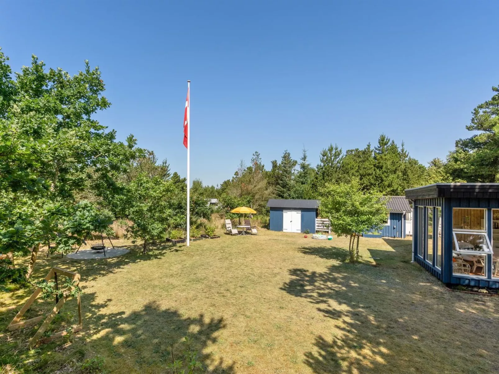 "Sebastian" - 100m to the fjord-Outside