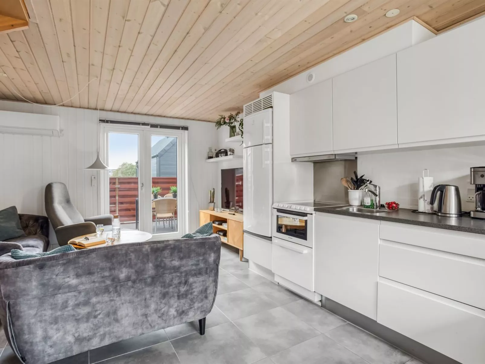 "Alissa" - 400m from the sea-Dedans