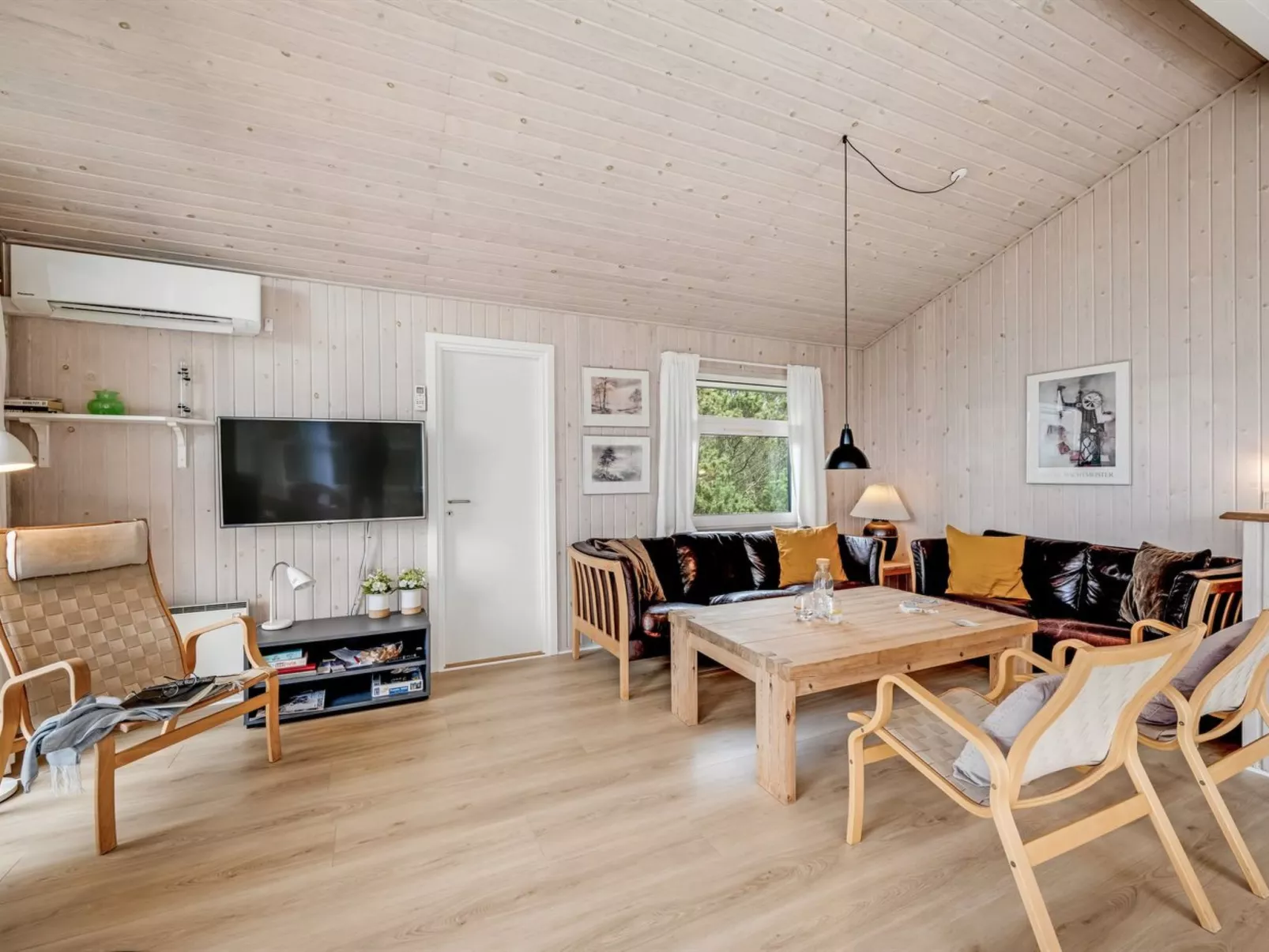 "Andrie" - 800m from the sea-Inside