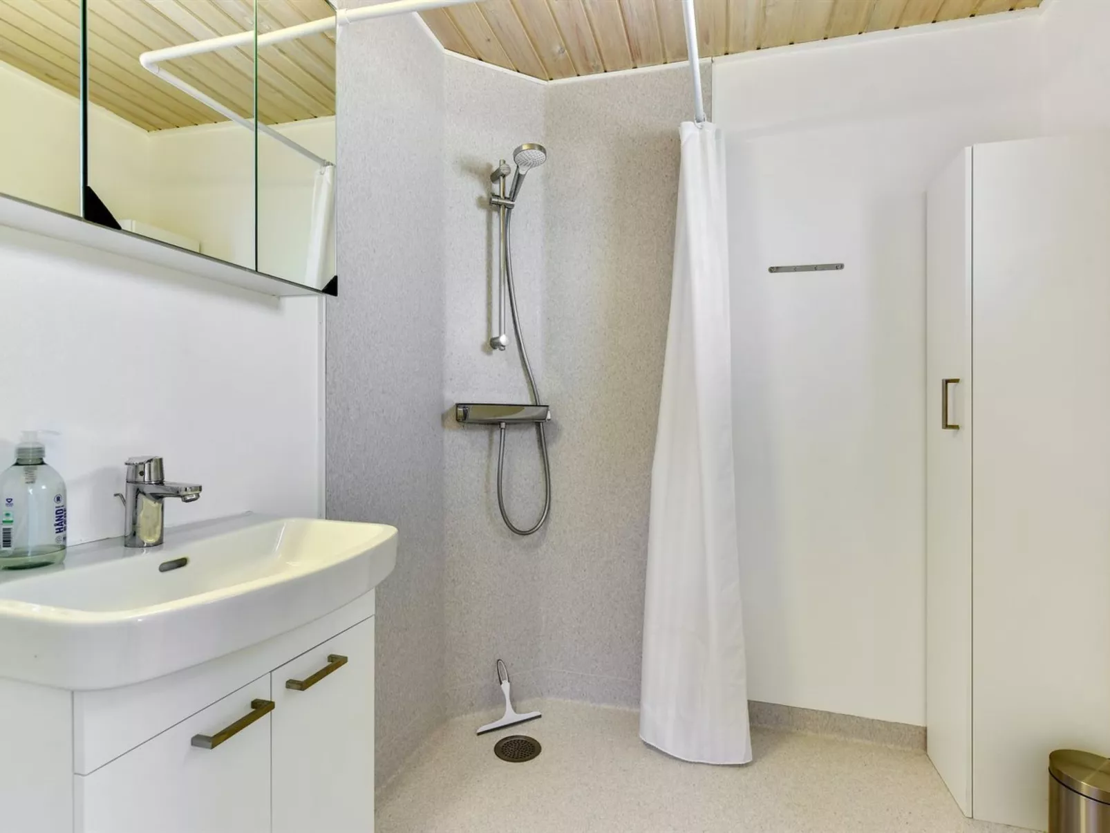 "Axeln" - 300m to the fjord-Inside