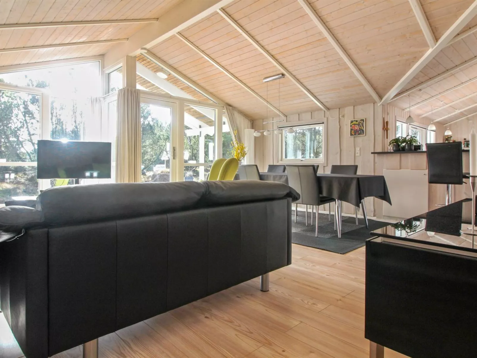 "Abiorn" - 2.5km from the sea-Inside