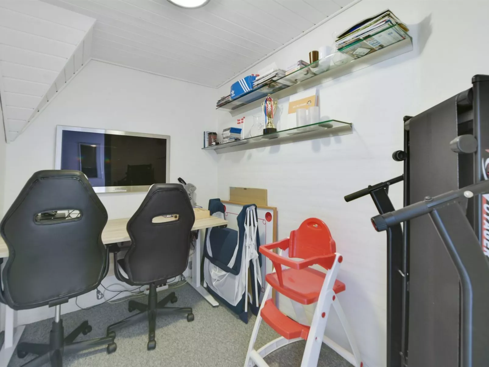 "Jorkin" - 1.8km from the sea-Inside