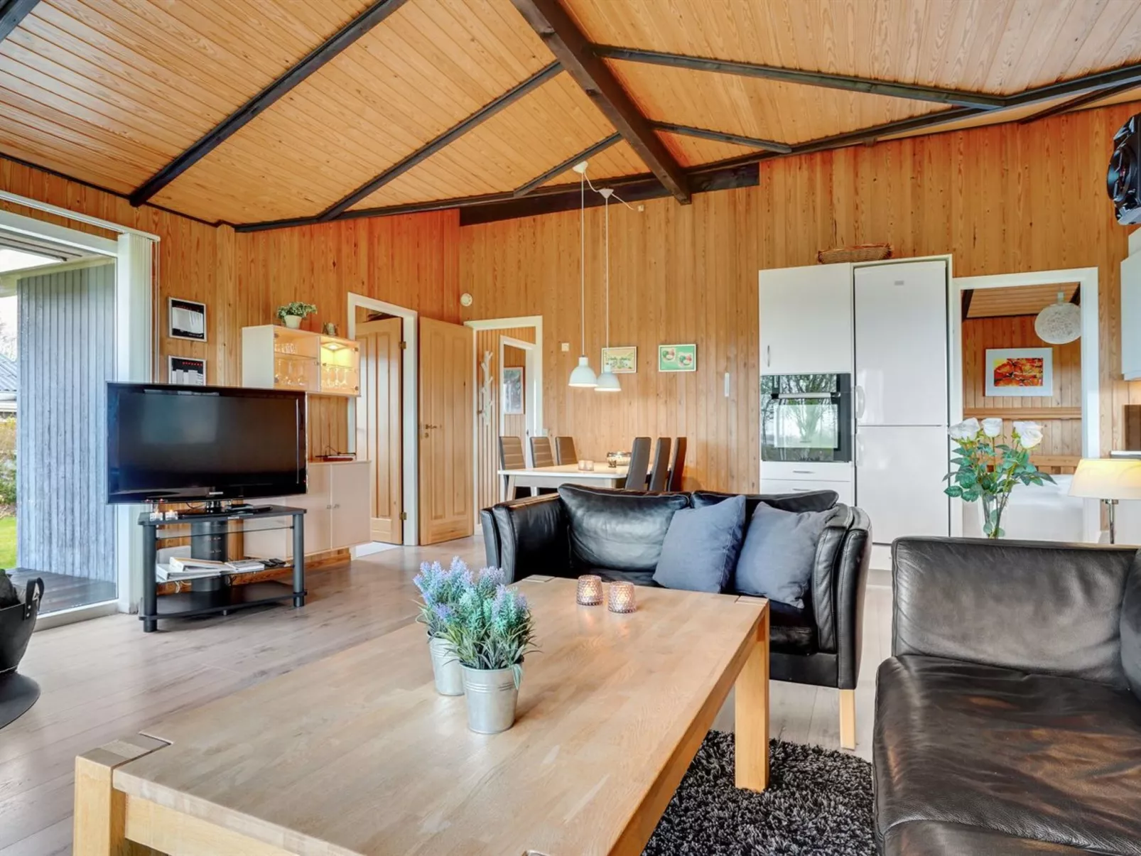 "Denahi" - 400m to the fjord-Dedans