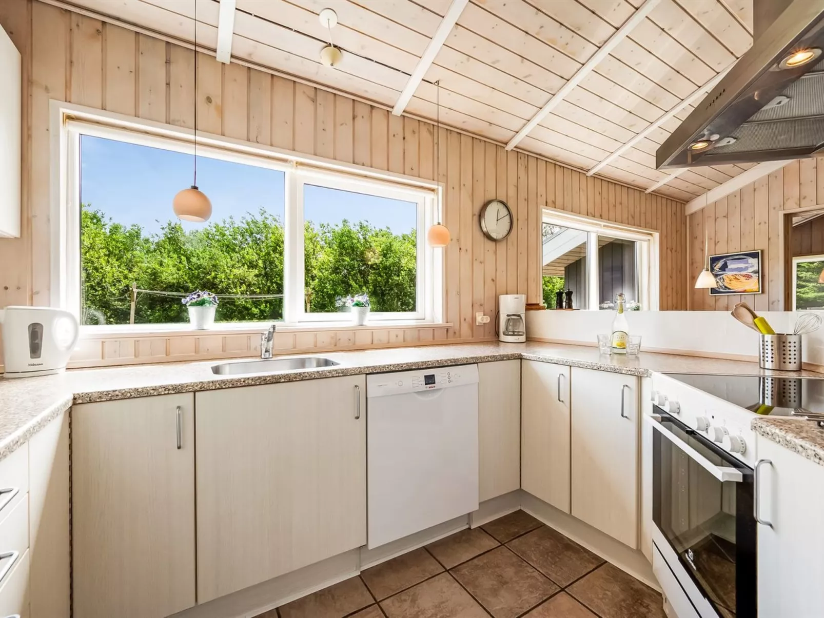 "Karlsefni" - 600m to the fjord-Inside