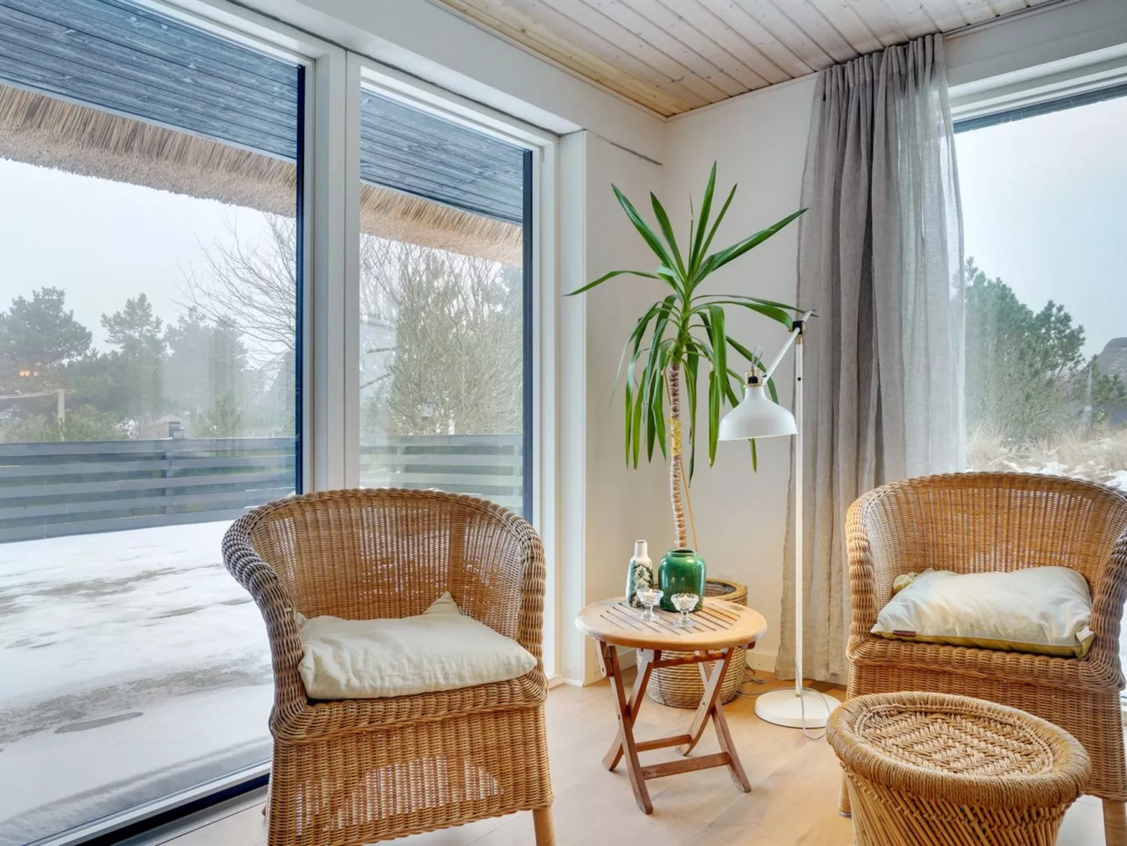 "Reiko" - 1.5km from the sea-Inside