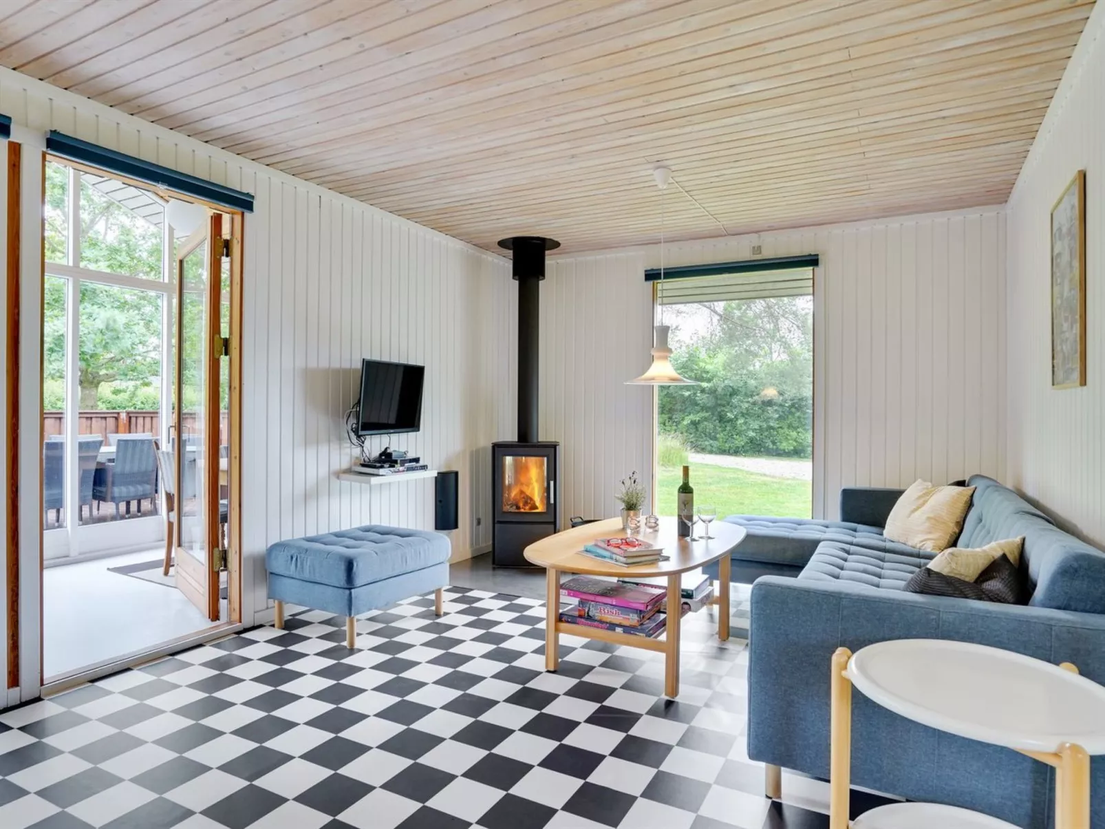 "Soraya" - 700m to the fjord-Inside