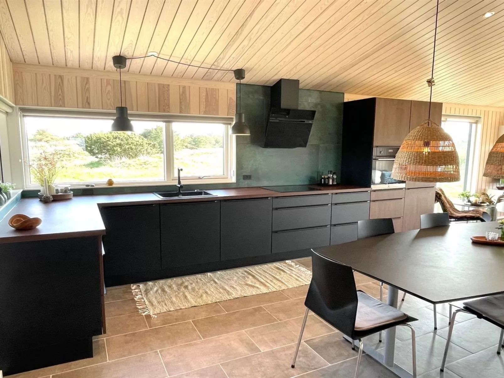 "Hinda" - 1.2km from the sea-Inside