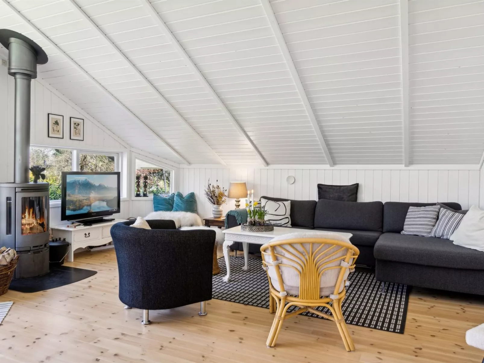 "Juke" - 425m from the sea-Inside