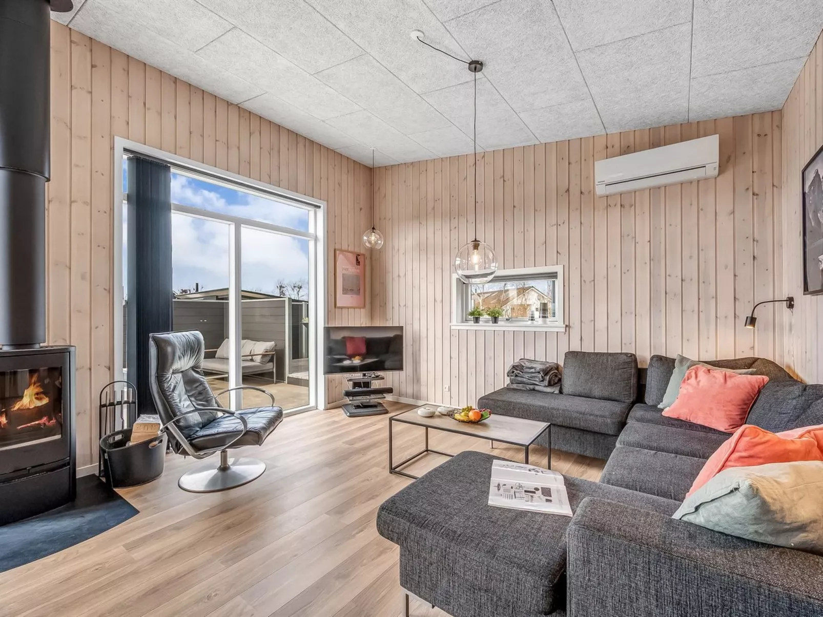 "Gela" - 1.3km to the fjord-Drinnen