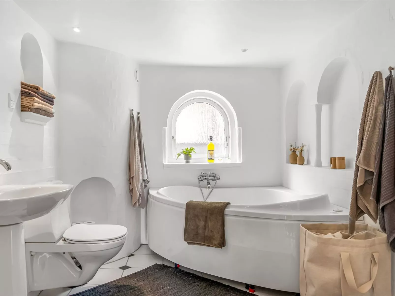 "Edmond" - 150m from the sea-Inside