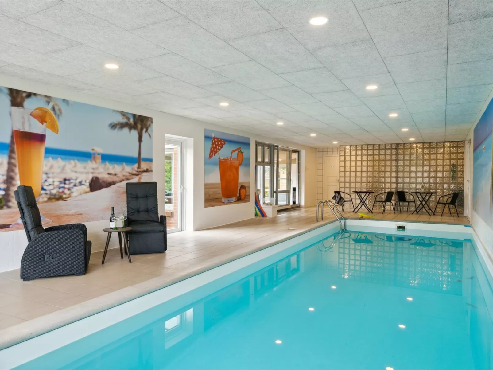 "Elaine" - 350m from the sea-Inside