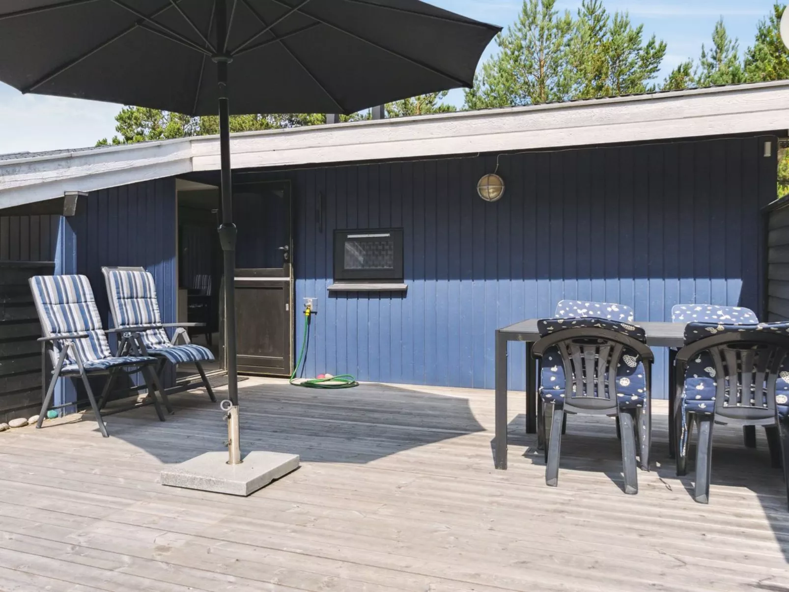 "Andy" - 600m from the sea-Outside