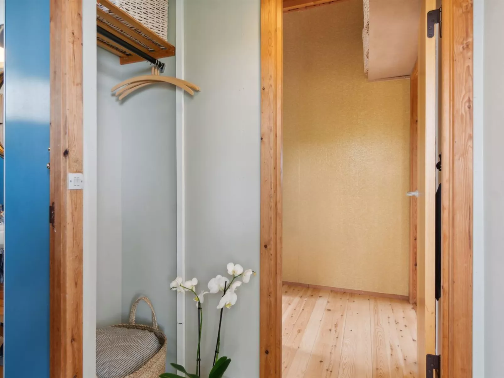 "Aurore" - 1.3km from the sea-Inside