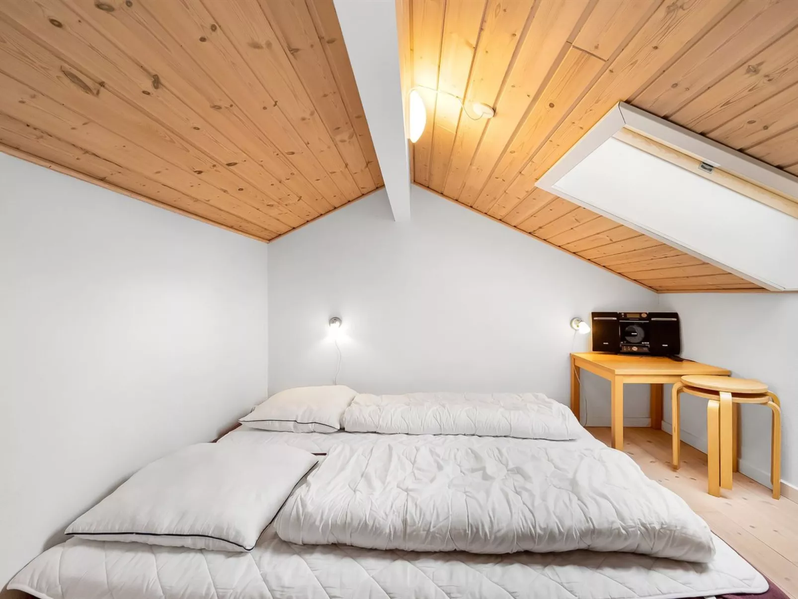 "Sylwia" -  from the sea-Dedans