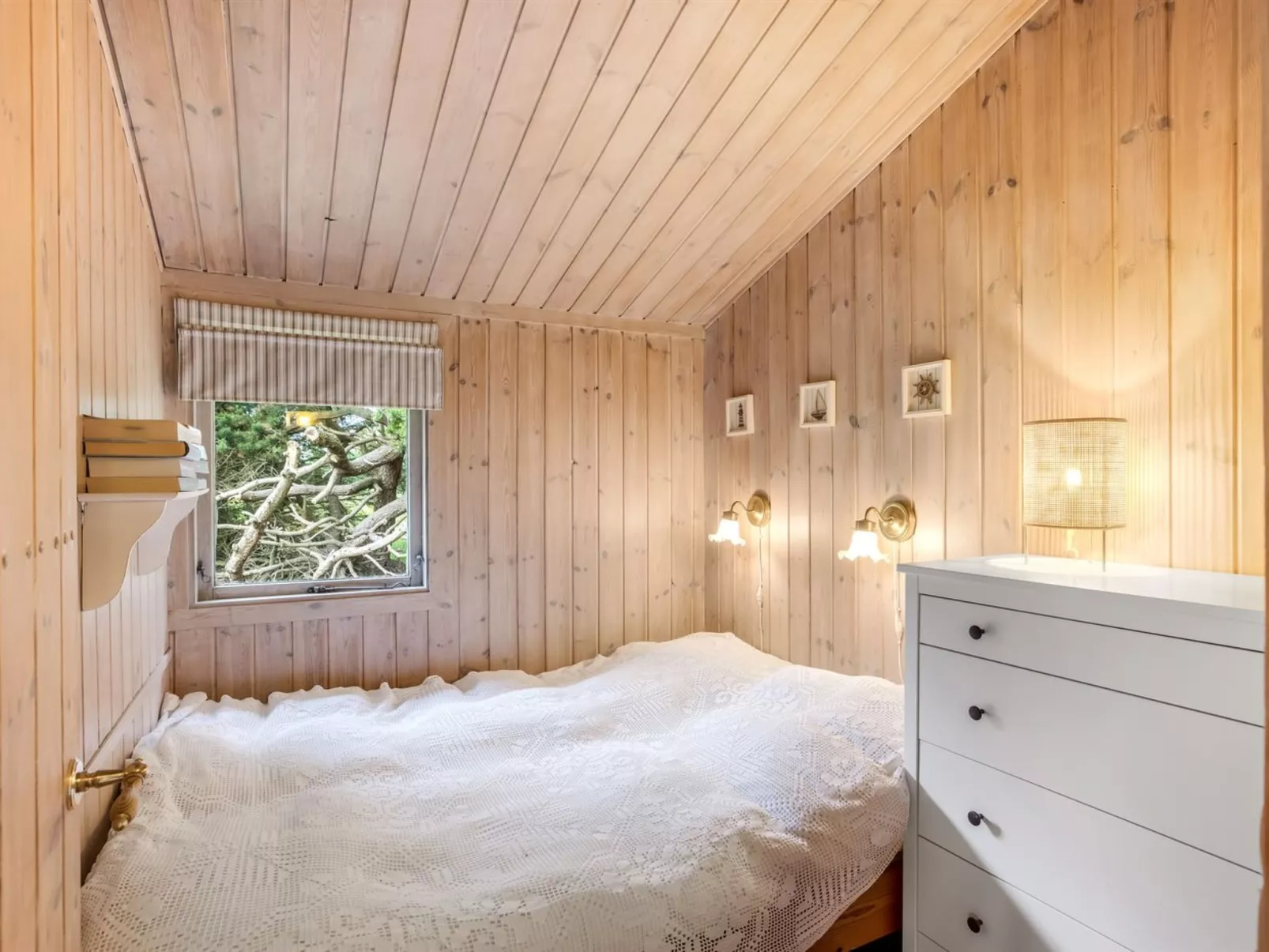 "Thrineke" - 600m from the sea-Inside