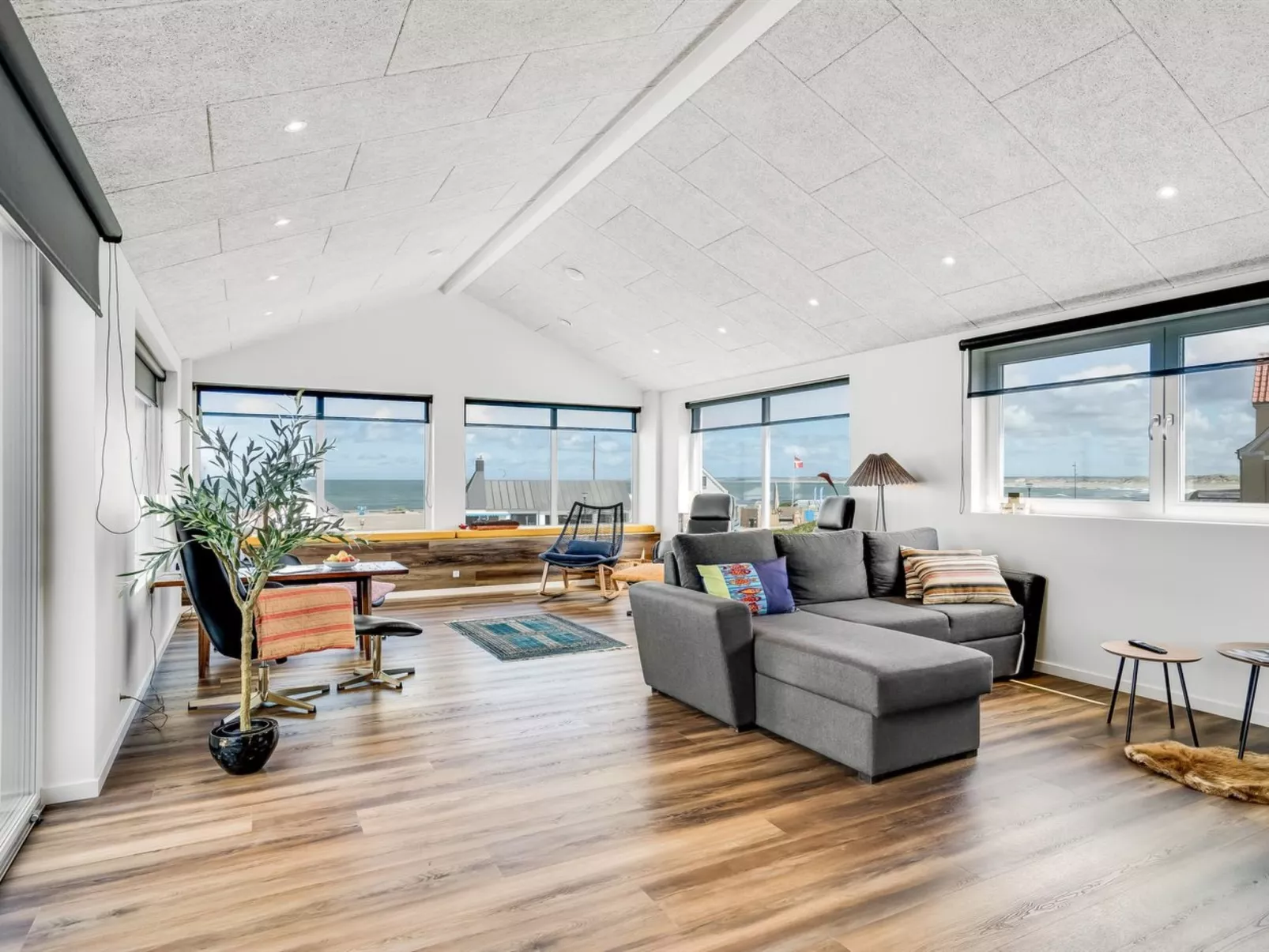 "Unge" - 75m from the sea-Drinnen