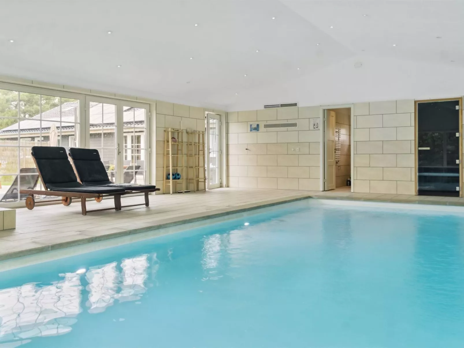 "Ronia" - 900m from the sea-Draußen