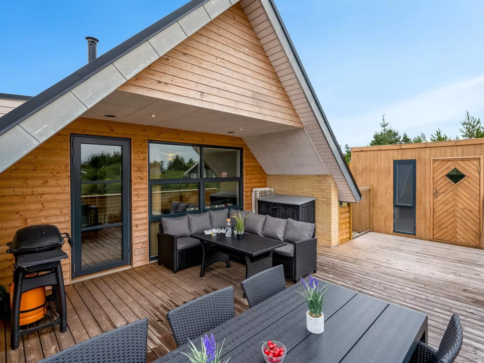 "Thorid" - 800m from the sea-Outside