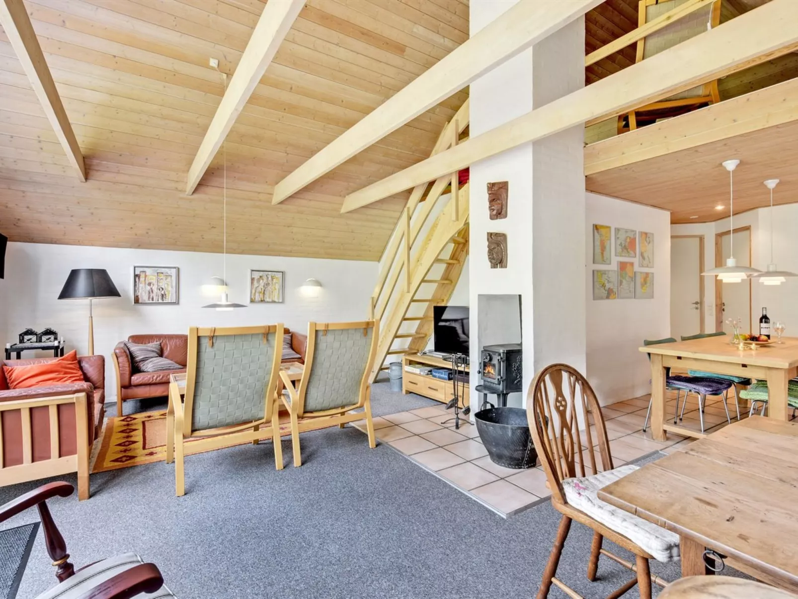 "Hunno" - 3km from the sea-Inside