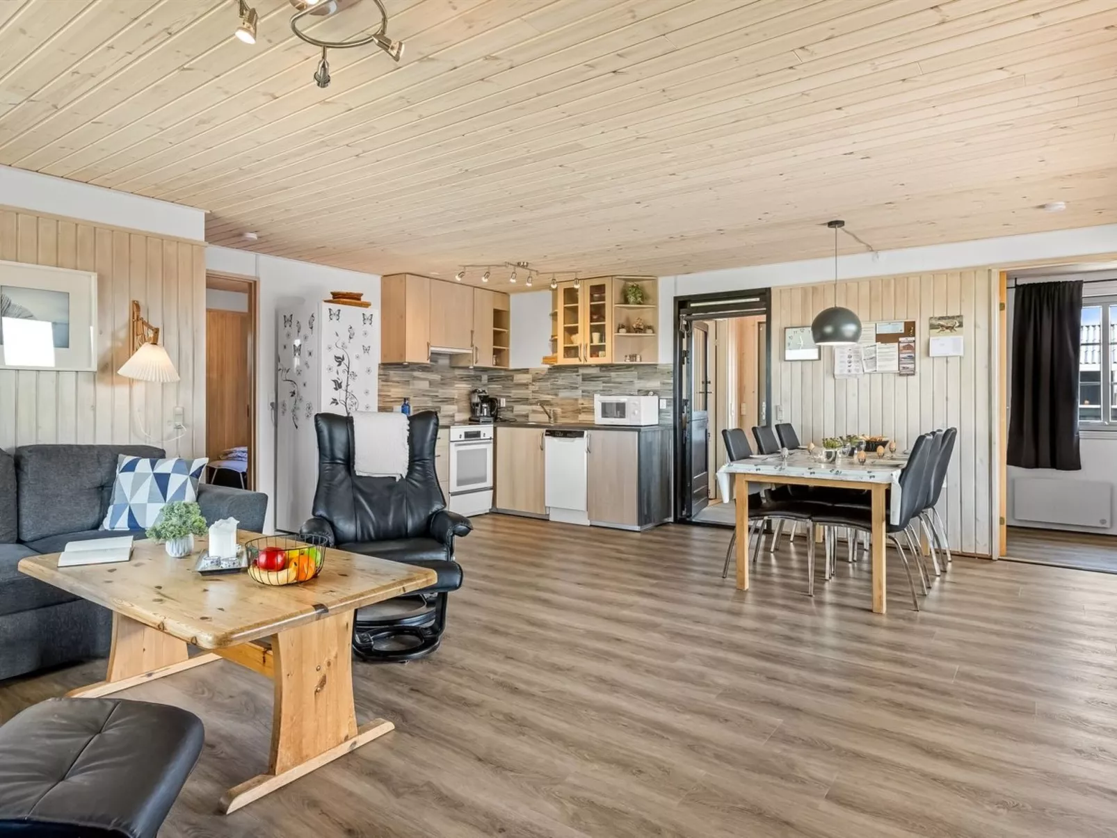 "Signhild" -  from the sea-Inside