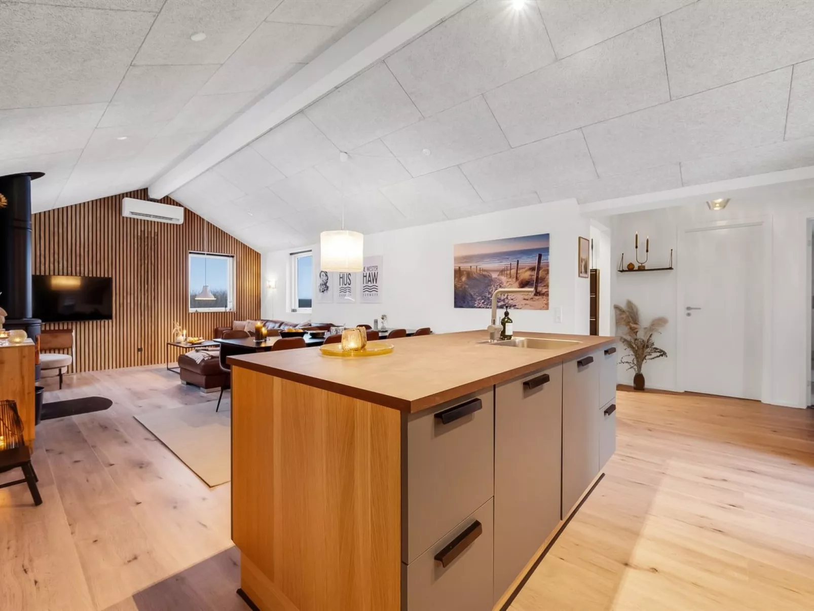 "Ivar" - 300m from the sea-Inside