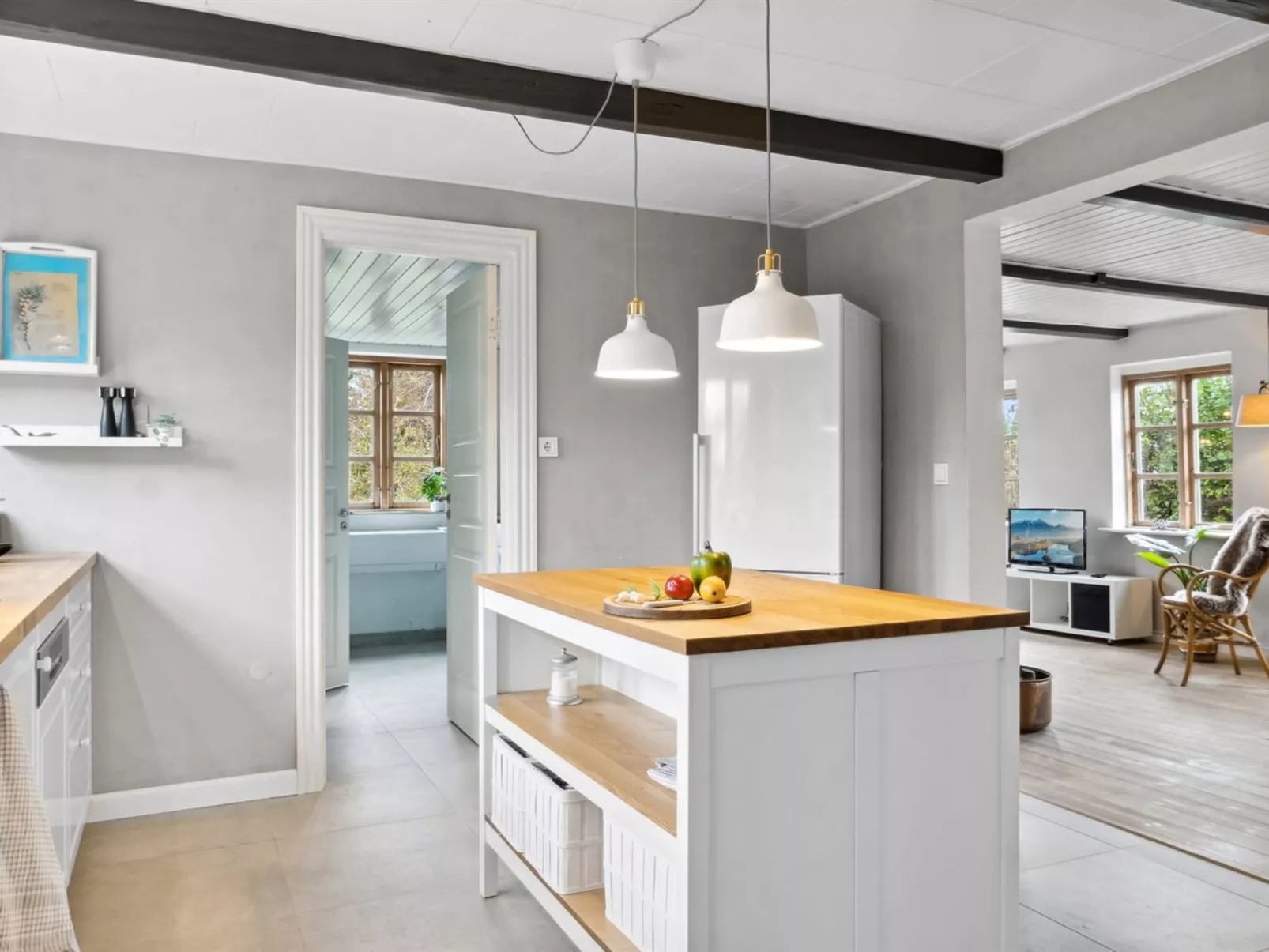 "Hughlek" - 1.5km from the sea-Inside