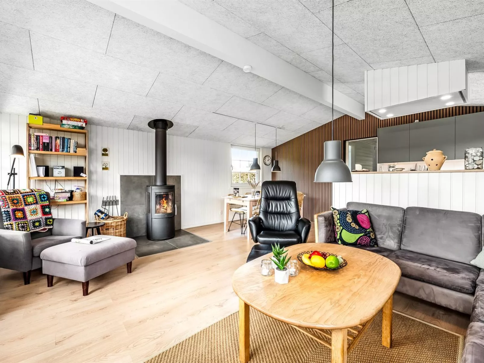 "Ludvika" - 300m to the fjord-Inside