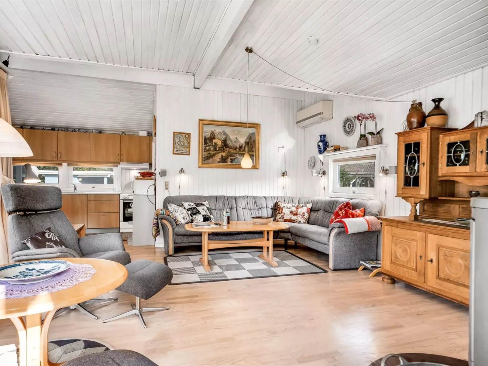 "Amai" - 100m from the sea-Dedans