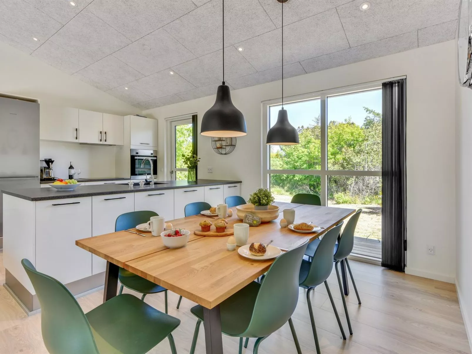 "Merve" - 800m to the fjord-Inside