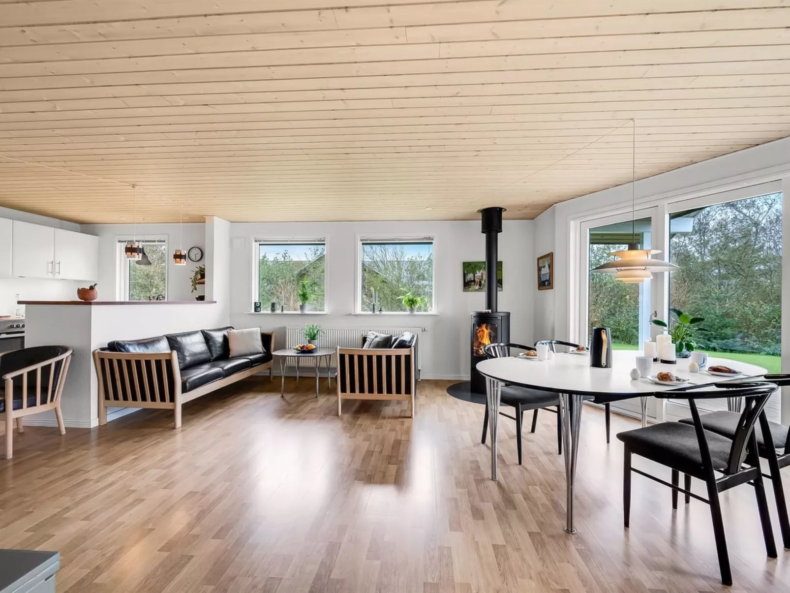 "Ensio" - 300m to the fjord-Inside