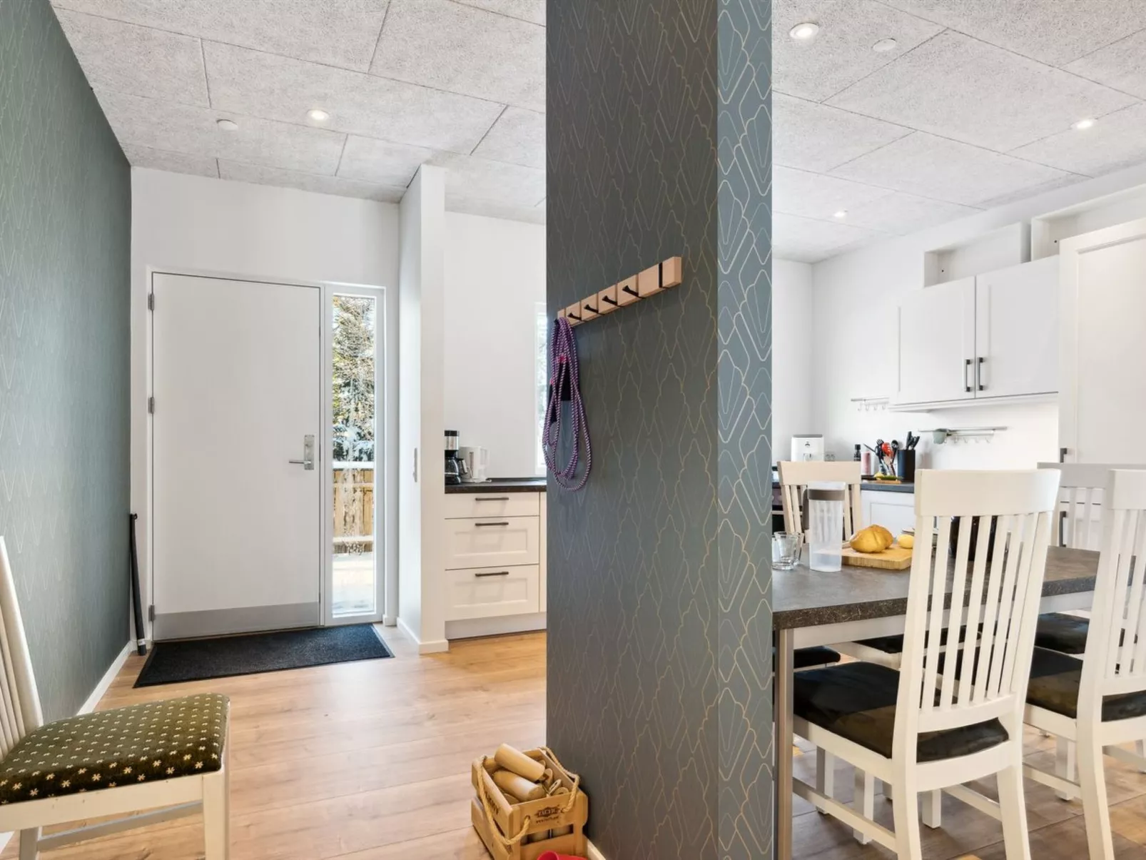 "Scalli" - 1.5km to the fjord-Inside