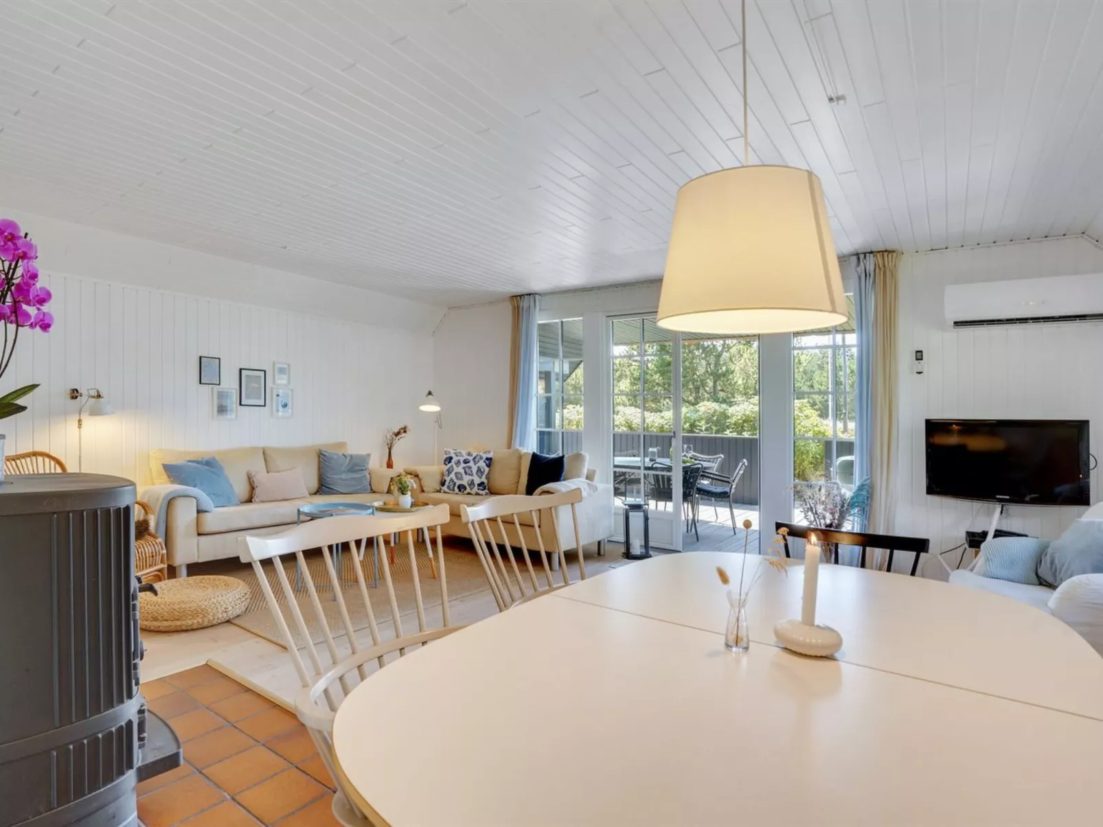 "Sine" - 500m from the sea-Inside