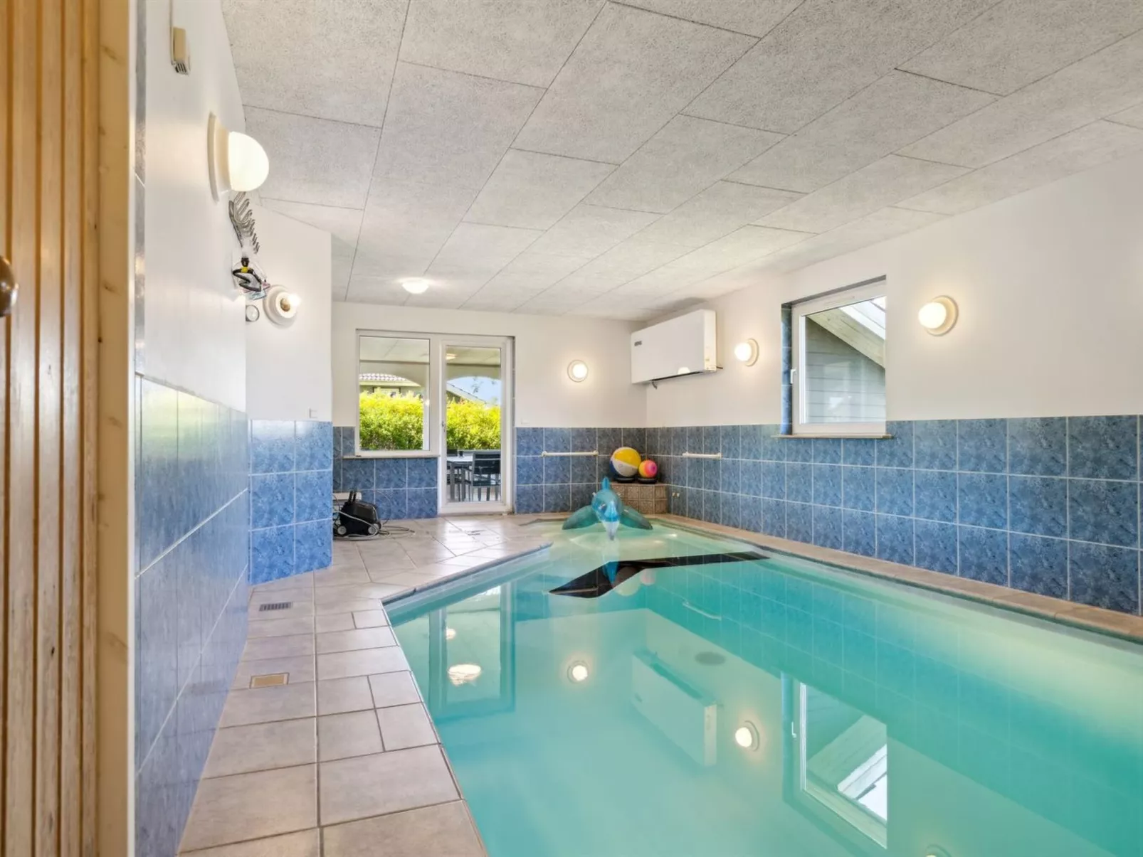 "Eunice" - 850m from the sea-Outside