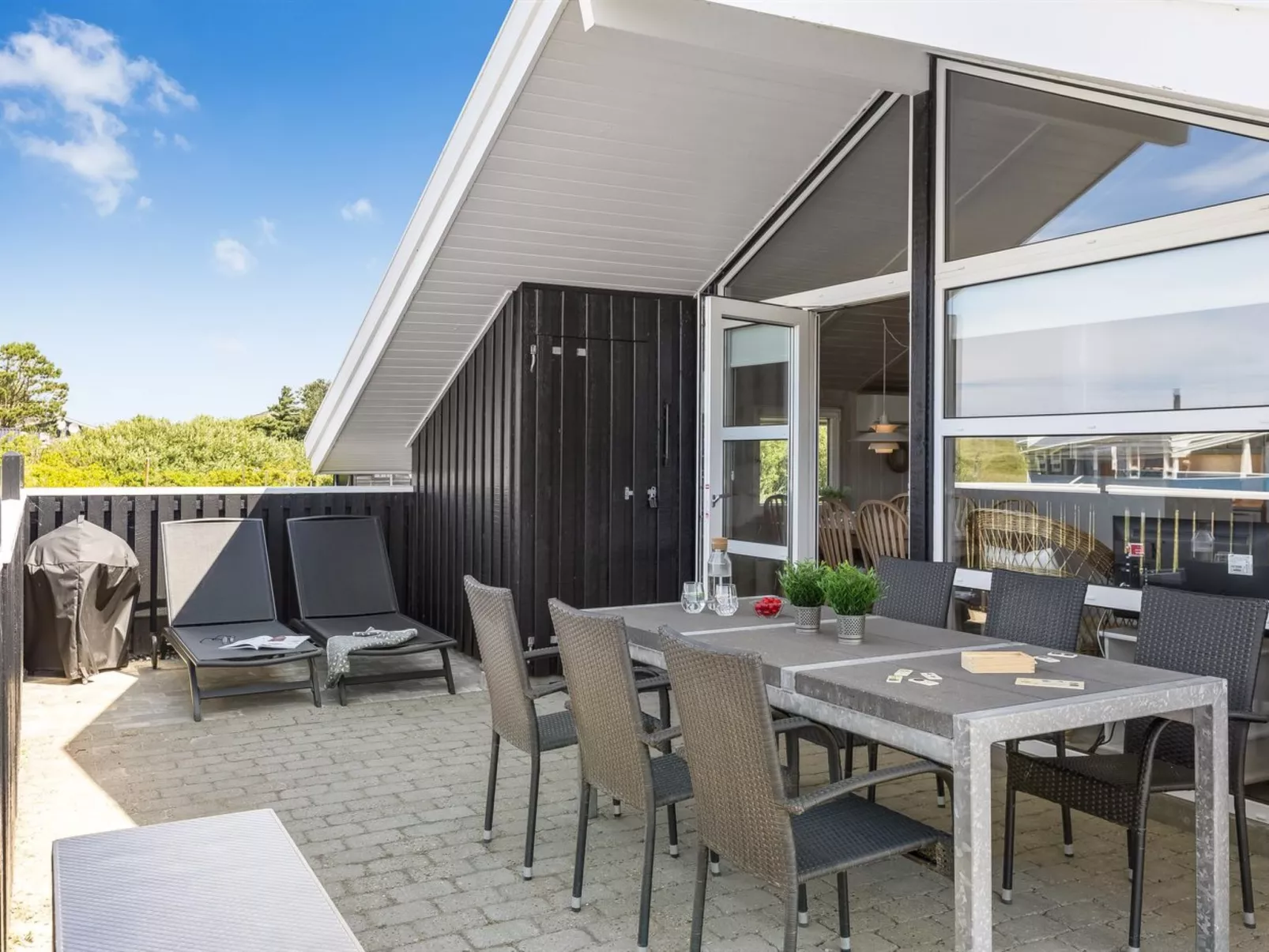 "Hariet" - 300m from the sea-Draußen