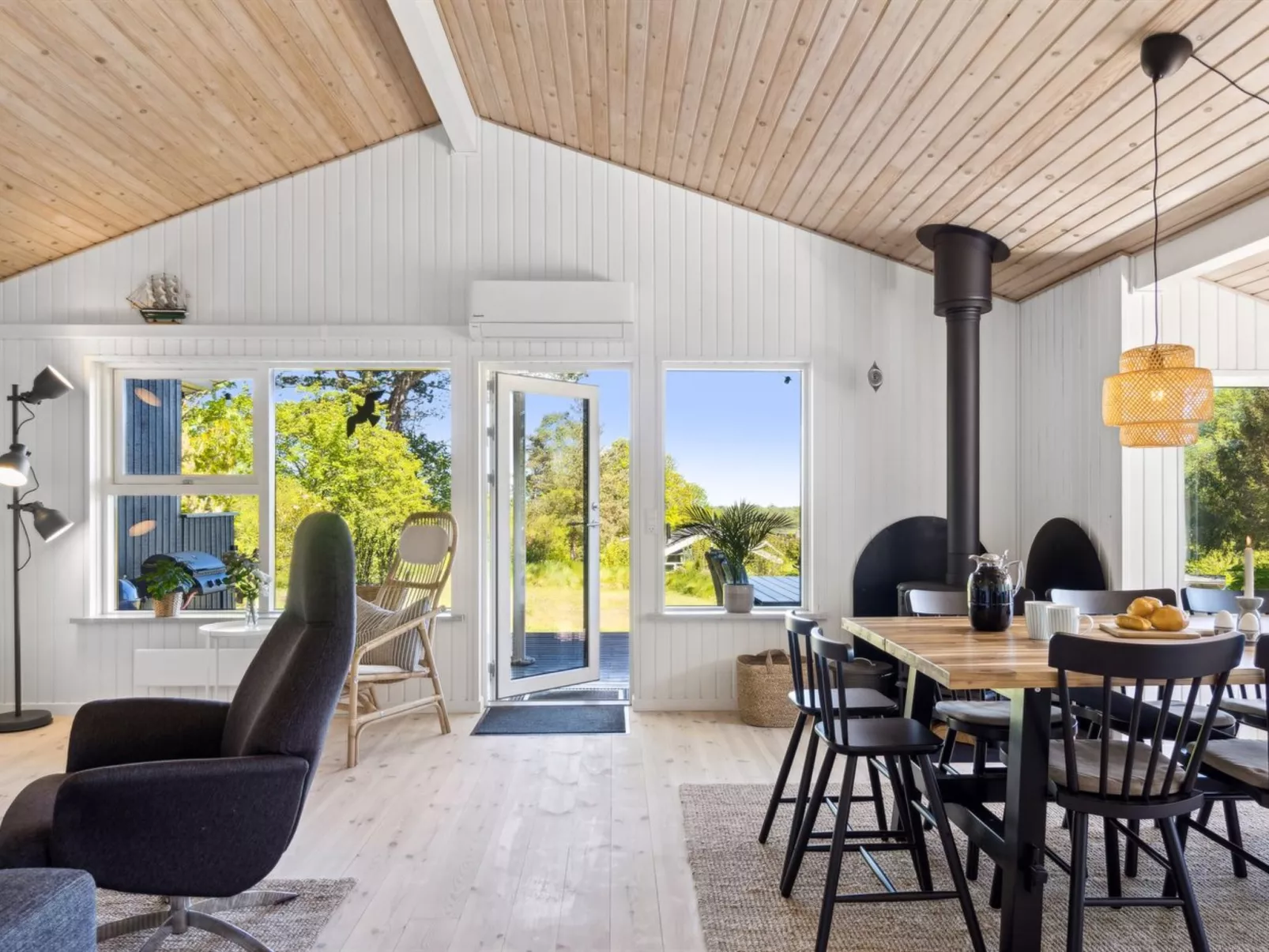 "Sheemen" - 900m from the sea-Inside