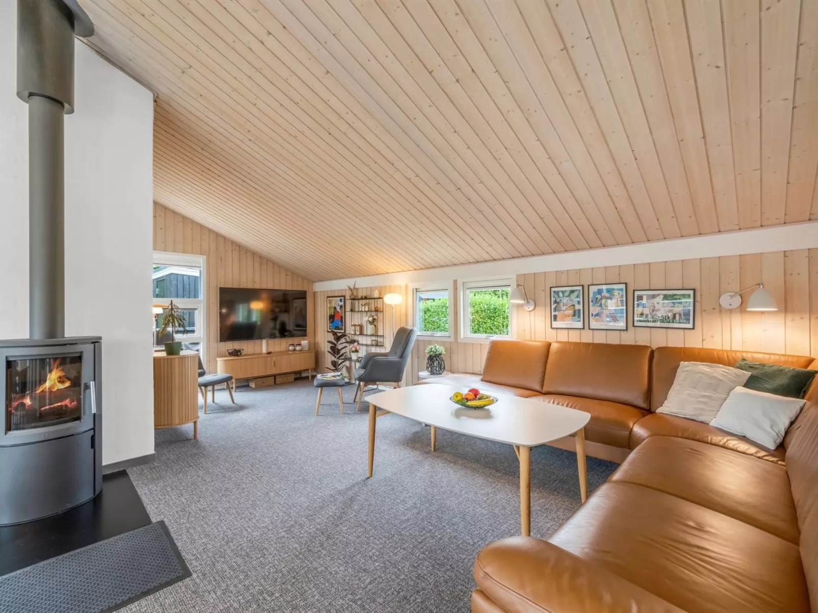 "Noreen" - 1.4km to the fjord-Dedans